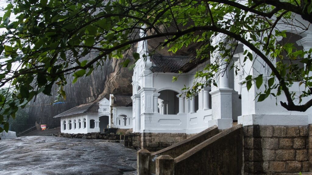 Dambulla rock cave