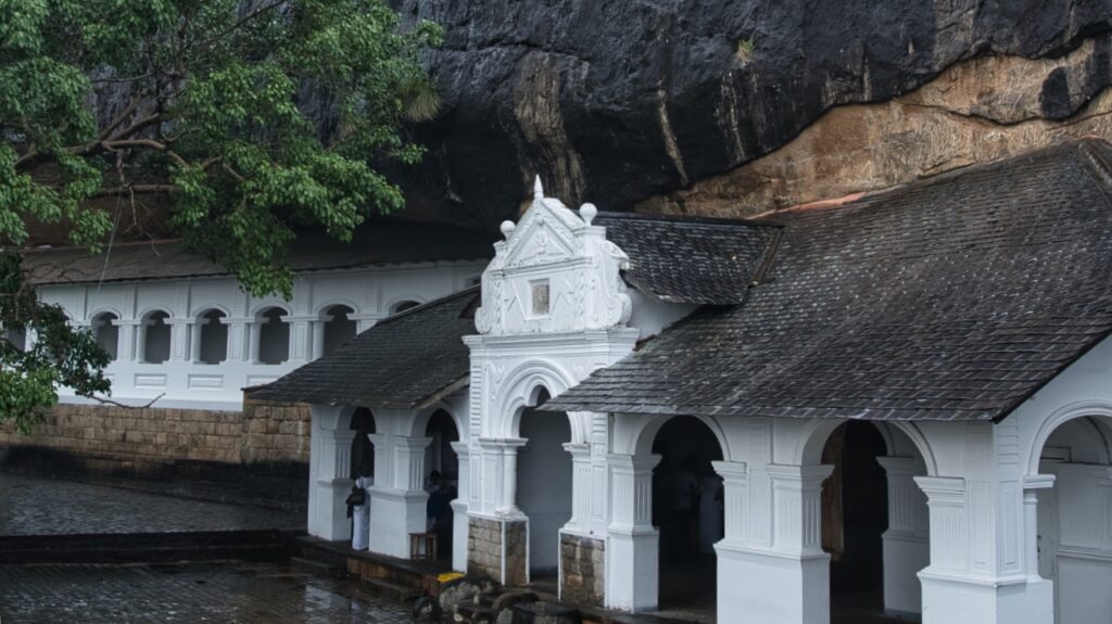 Dambulla Rock cave temple