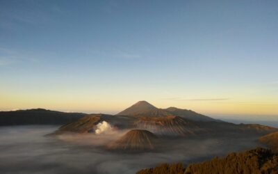 Mount Bromo Travel Guide: Sunrise Viewpoints, Yadnya Kasada, Costs, and the Culture Behind the Smoke
