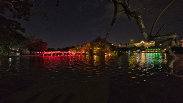 Hoan Kiem Lake